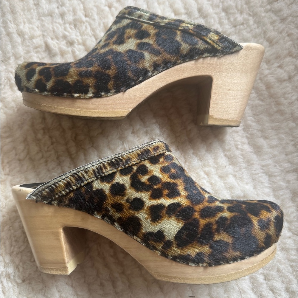 No. 6 Camo Leopard Pony Clogs 39 - Picture 3 of 7